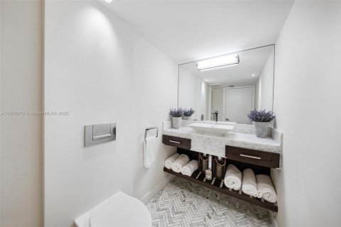 Condominio en venta en Miami, Florida, 3 dormitorios, 223.24 m2 № 2013250 - foto 29
