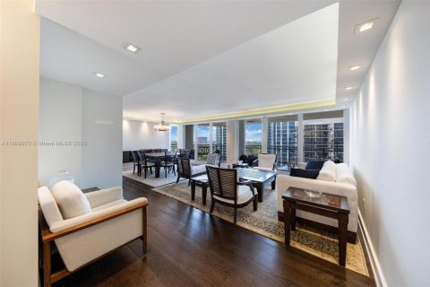 Condominio en venta en Miami, Florida, 3 dormitorios, 223.24 m2 № 2013250 - foto 4