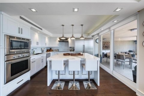 Condominio en venta en Miami, Florida, 3 dormitorios, 223.24 m2 № 2013250 - foto 12