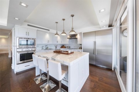 Condominio en venta en Miami, Florida, 3 dormitorios, 223.24 m2 № 2013250 - foto 15