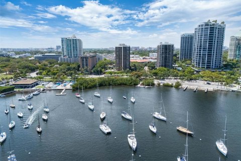 Condominio en venta en Miami, Florida, 3 dormitorios, 223.24 m2 № 2013250 - foto 2