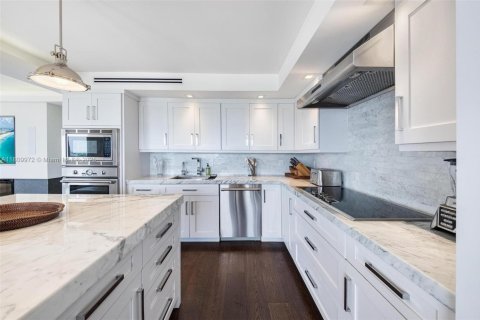 Condominio en venta en Miami, Florida, 3 dormitorios, 223.24 m2 № 2013250 - foto 16