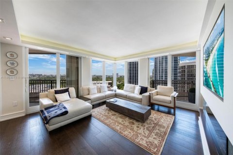 Condominio en venta en Miami, Florida, 3 dormitorios, 223.24 m2 № 2013250 - foto 10