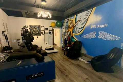 Купить коммерческую недвижимость в Халландейл-Бич, Флорида № 2034529 - фото 11