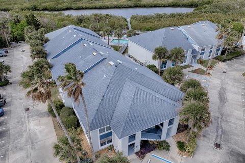 Condo in New Smyrna Beach, Florida, 2 bedrooms  № 1540325 - photo 1