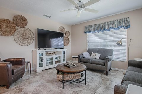 Condo in New Smyrna Beach, Florida, 2 bedrooms  № 1540325 - photo 9