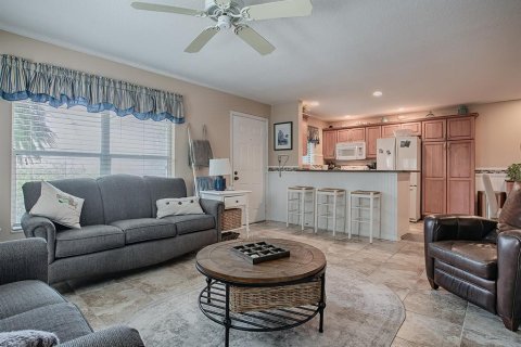 Condo in New Smyrna Beach, Florida, 2 bedrooms  № 1540325 - photo 8
