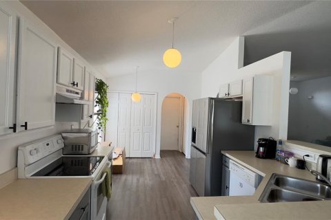 House in Kissimmee, Florida 3 bedrooms, 140.47 sq.m. № 1914033 - photo 4