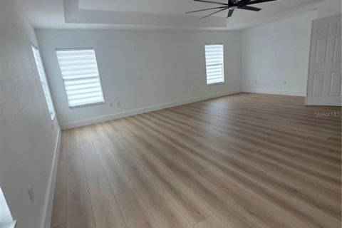 Villa ou maison à louer à Orlando, Floride: 5 chambres, 315.12 m2 № 2305210 - photo 28