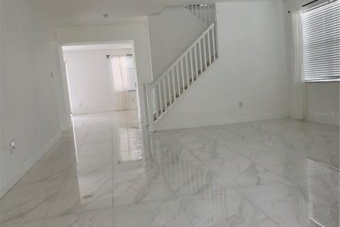 Villa ou maison à louer à Orlando, Floride: 5 chambres, 315.12 m2 № 2305210 - photo 7