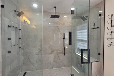 Villa ou maison à louer à Orlando, Floride: 5 chambres, 315.12 m2 № 2305210 - photo 23