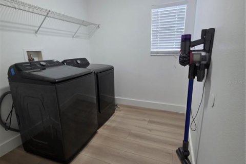 Villa ou maison à louer à Orlando, Floride: 5 chambres, 315.12 m2 № 2305210 - photo 30