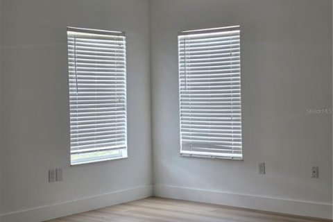 Villa ou maison à louer à Orlando, Floride: 5 chambres, 315.12 m2 № 2305210 - photo 21