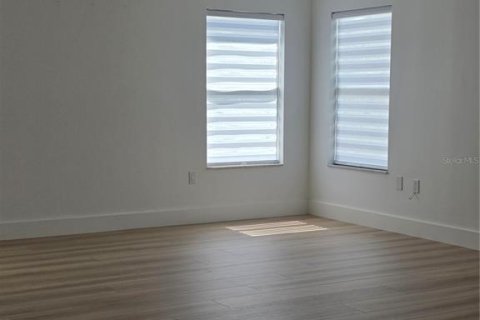 Villa ou maison à louer à Orlando, Floride: 5 chambres, 315.12 m2 № 2305210 - photo 17