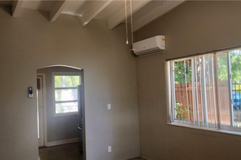 Apartamento en alquiler en Fort Lauderdale, Florida, 1 dormitorio, 74.32 m2 № 2389634 - foto 3