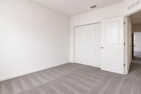 Touwnhouse à vendre à Davenport, Floride: 3 chambres, 173.17 m2 № 2412722 - photo 12