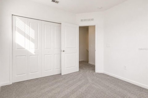 Touwnhouse à vendre à Davenport, Floride: 3 chambres, 173.17 m2 № 2412722 - photo 11