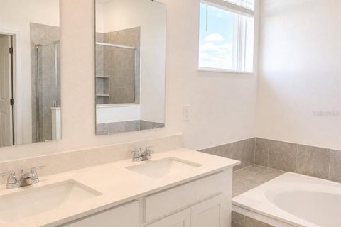 Touwnhouse à vendre à Davenport, Floride: 3 chambres, 173.17 m2 № 2412722 - photo 8