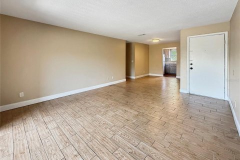Condo in Tampa, Florida, 4 bedrooms  № 2141872 - photo 11