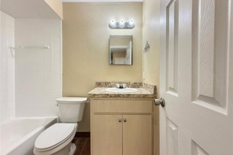 Condo in Tampa, Florida, 4 bedrooms  № 2141872 - photo 19