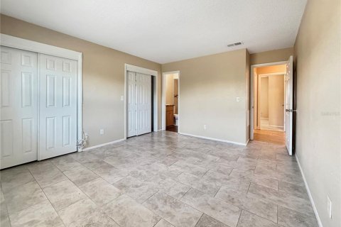 Condo in Tampa, Florida, 4 bedrooms  № 2141872 - photo 27