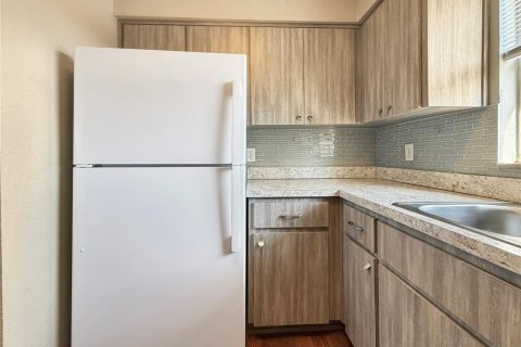 Condo in Tampa, Florida, 4 bedrooms  № 2141872 - photo 10