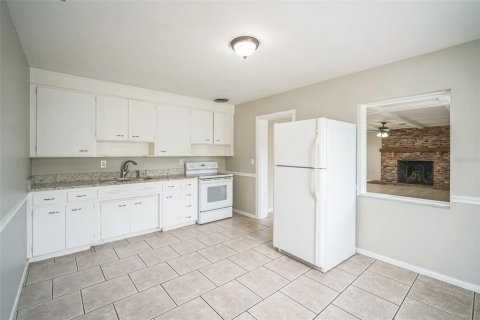 House in Lakeland, Florida 3 bedrooms, 147.16 sq.m. № 1766235 - photo 3