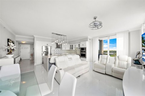 Купить кондоминиум в Халландейл-Бич, Флорида 3 спальни, 148.36м2, № 1992965 - фото 7