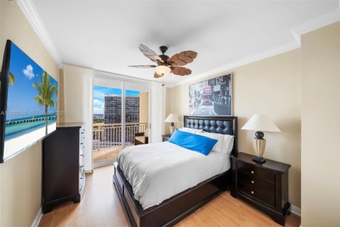 Купить кондоминиум в Халландейл-Бич, Флорида 3 спальни, 148.36м2, № 1992965 - фото 17