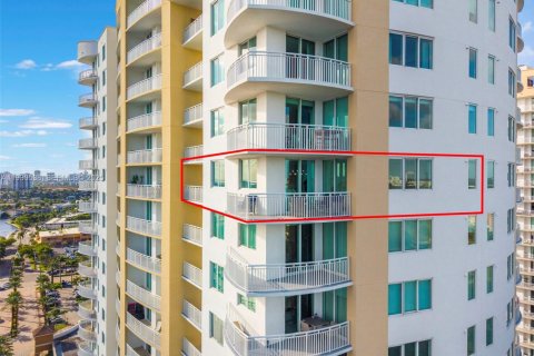 Купить кондоминиум в Халландейл-Бич, Флорида 3 спальни, 148.36м2, № 1992965 - фото 28