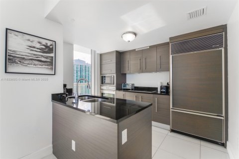 Copropriété à vendre à Miami, Floride: 2 chambres, 135.54 m2 № 1941952 - photo 2