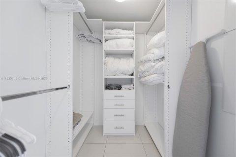 Copropriété à vendre à Miami, Floride: 2 chambres, 135.54 m2 № 1941952 - photo 11