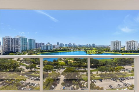 Condo in Aventura, Florida, 2 bedrooms № 2091094 - photo 11