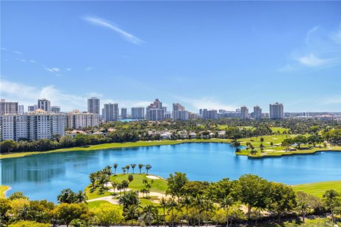 Condo in Aventura, Florida, 2 bedrooms № 2091094 - photo 16