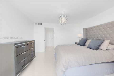 Condo in Aventura, Florida, 2 bedrooms № 2091094 - photo 18