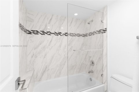 Condo in Aventura, Florida, 2 bedrooms № 2091094 - photo 23