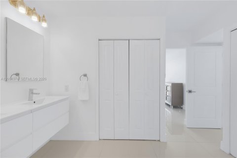 Condo in Aventura, Florida, 2 bedrooms № 2091094 - photo 22