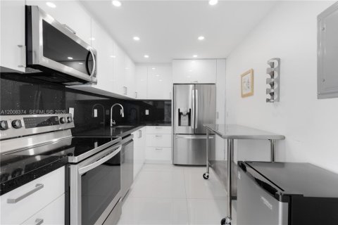 Condo in Aventura, Florida, 2 bedrooms № 2091094 - photo 9