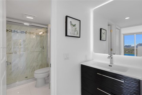 Condo in Aventura, Florida, 2 bedrooms № 2091094 - photo 24