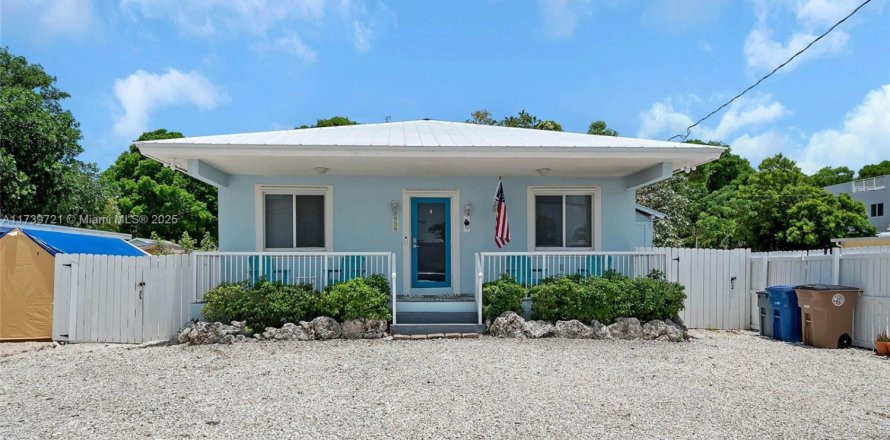 House in Key Largo, Florida 3 bedrooms, 125.42 sq.m. № 1934416