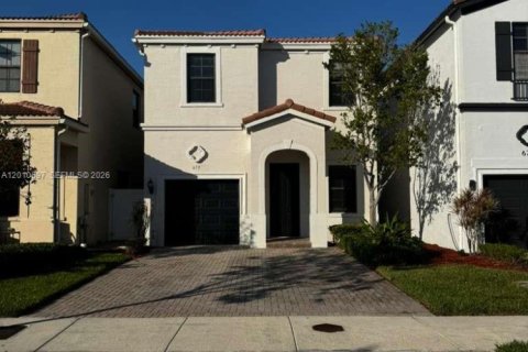 House in Miami, Florida 3 bedrooms, 167.97 sq.m. № 2073760