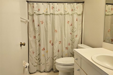 Condo in Sun City Center, Florida, 2 bedrooms  № 1899344 - photo 23