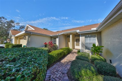 Condo in Sun City Center, Florida, 2 bedrooms  № 1899344 - photo 1