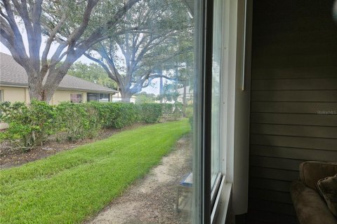 Condo in Sun City Center, Florida, 2 bedrooms  № 1899344 - photo 13
