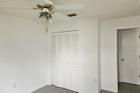 Condo in Sun City Center, Florida, 2 bedrooms  № 1899344 - photo 21