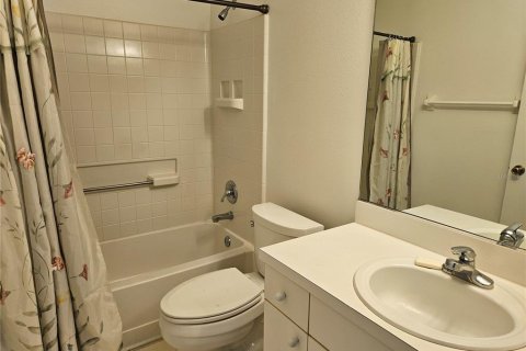 Condo in Sun City Center, Florida, 2 bedrooms  № 1899344 - photo 24