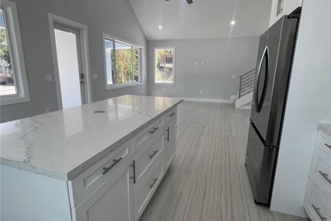 House in Tavernier, Florida 4 bedrooms, 180.51 sq.m. № 1786162 - photo 9