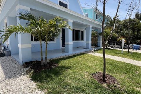 House in Tavernier, Florida 4 bedrooms, 180.51 sq.m. № 1786162 - photo 2