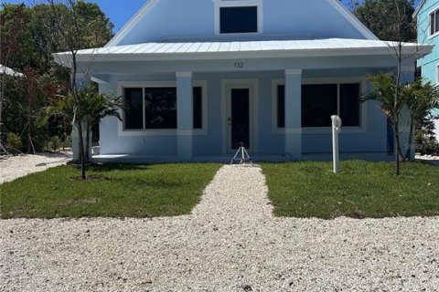 House in Tavernier, Florida 4 bedrooms, 180.51 sq.m. № 1786162 - photo 1