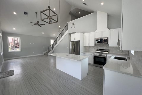 House in Tavernier, Florida 4 bedrooms, 180.51 sq.m. № 1786162 - photo 5